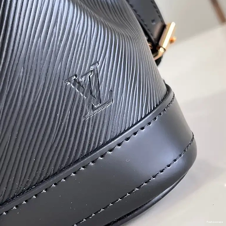 Fashionrepsfam ru Bags LV 2407YZ0169 0513